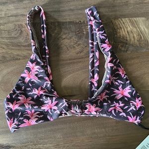 ON HOLD - ACACIA - Spain Top. M. Madonna print.